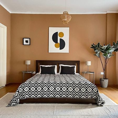 Comfy And Spacious Two Bedroom Apartment With Balcony Atina Dış mekan fotoğraf