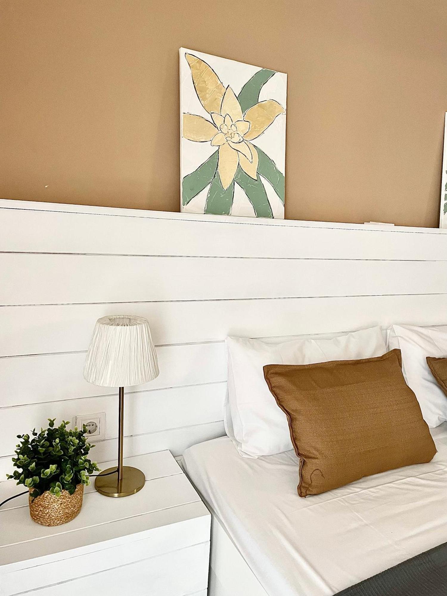 Comfy And Spacious Two Bedroom Apartment With Balcony Atina Dış mekan fotoğraf