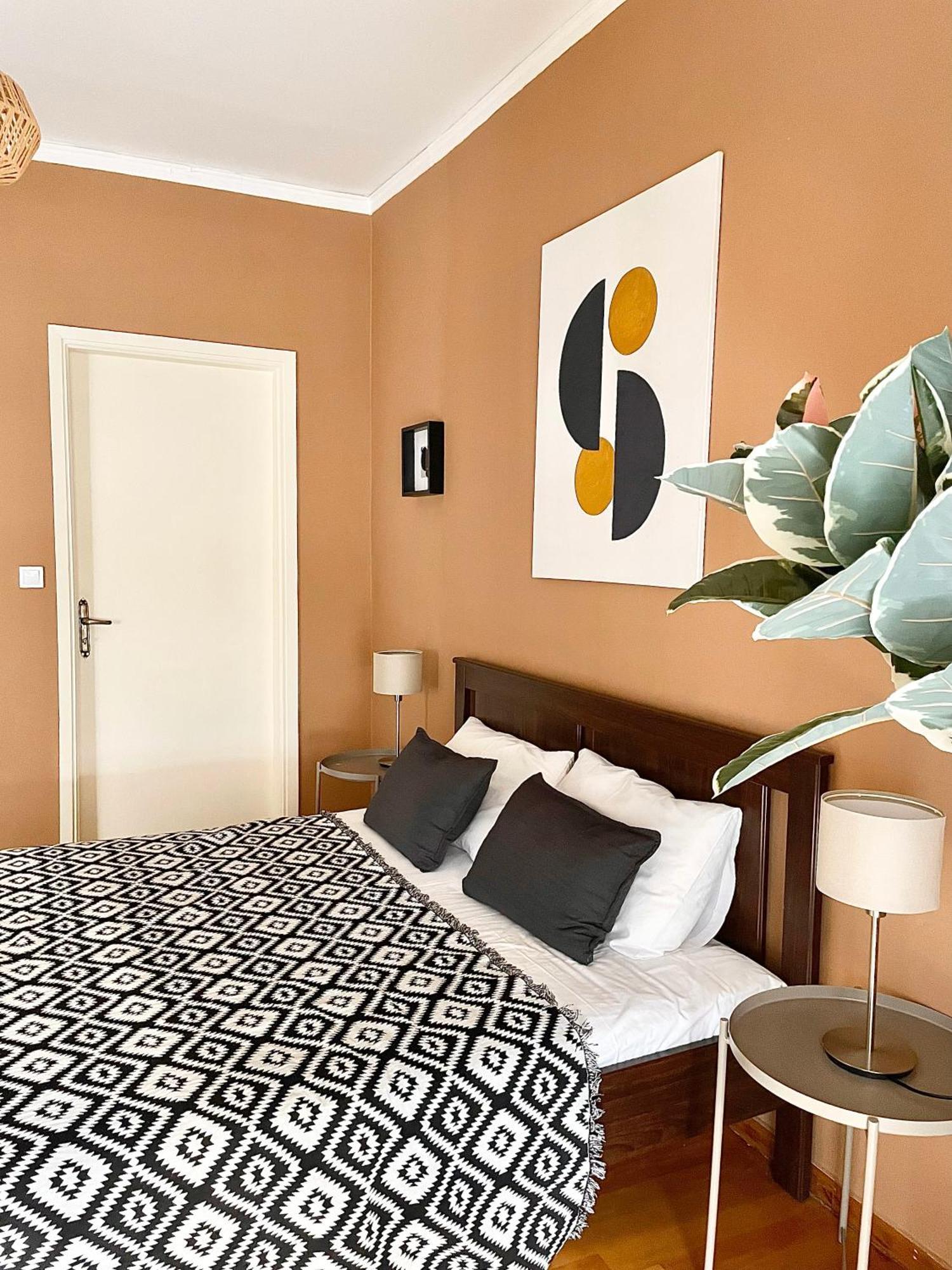 Comfy And Spacious Two Bedroom Apartment With Balcony Atina Dış mekan fotoğraf